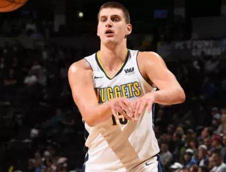 显了他的核 显了他的核