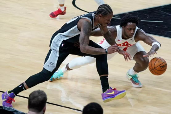 际赛场上脱 际赛场上脱