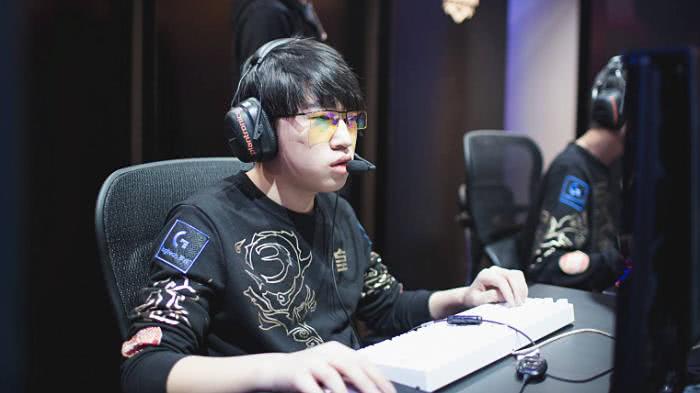 先手逼出关 先手逼出关